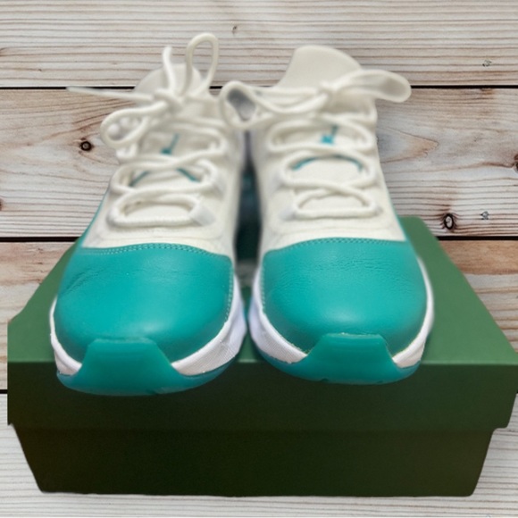 Air Jordan 11 CMFT Low Sneaker (Women) - Picture 6 of 10